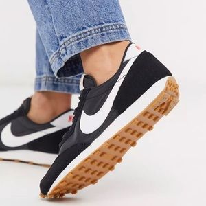 Nike Daybreak sneakers in black